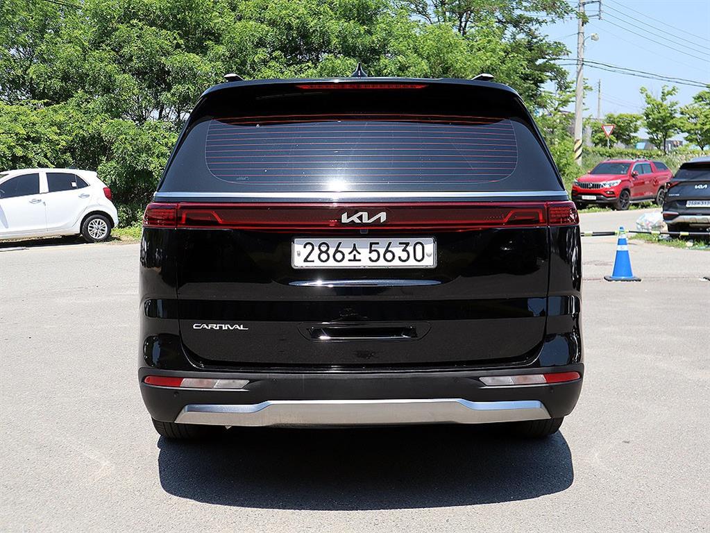 KIA Carnival - Vista 5