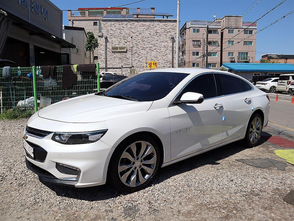 Chevrolet Malibu - Vista 3