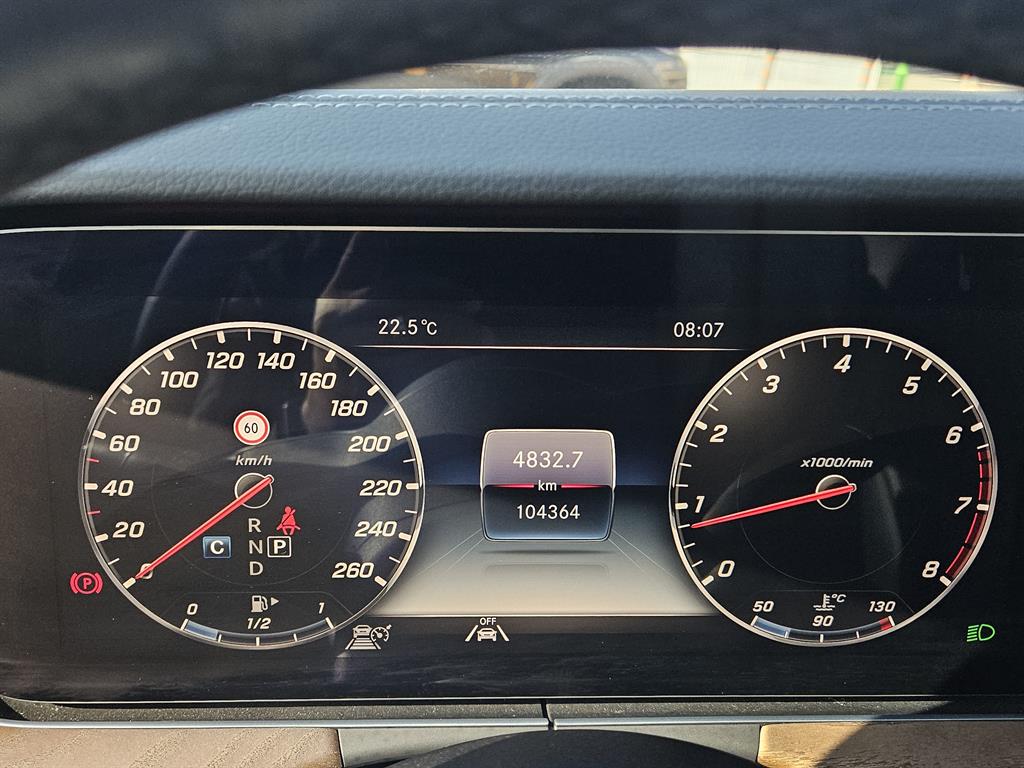 Mercedes Benz E class - Vista 6