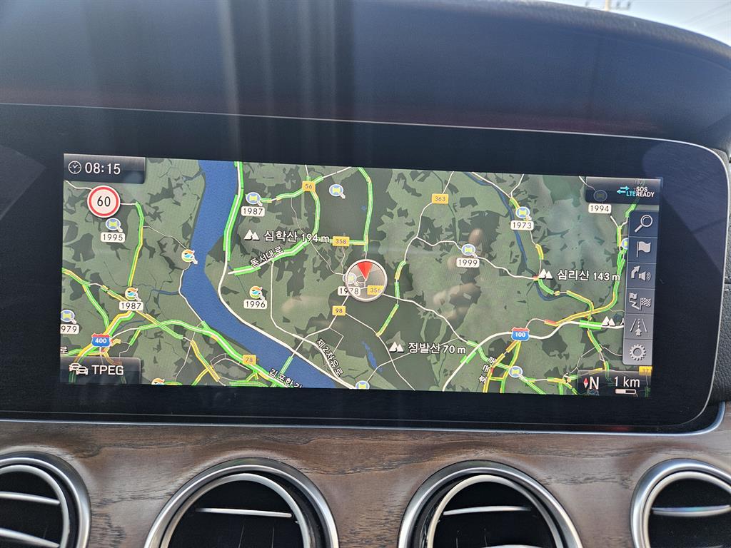 Mercedes Benz E class - Vista 7