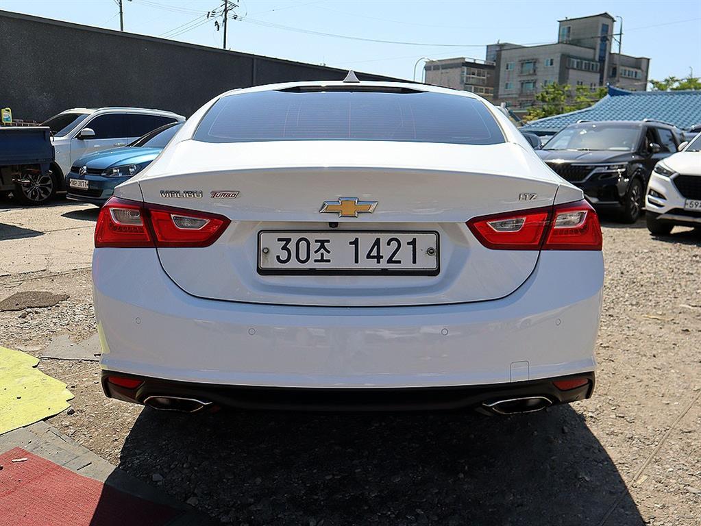 Chevrolet Malibu - Vista 5