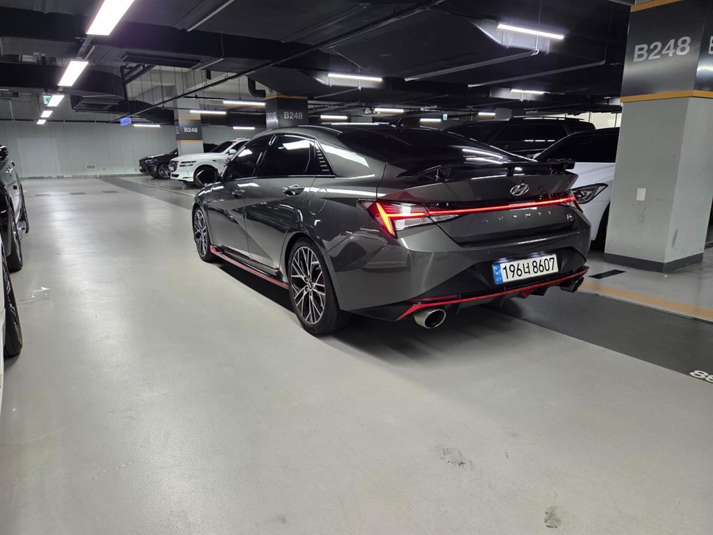 HYUNDAI Avante - Vista 4