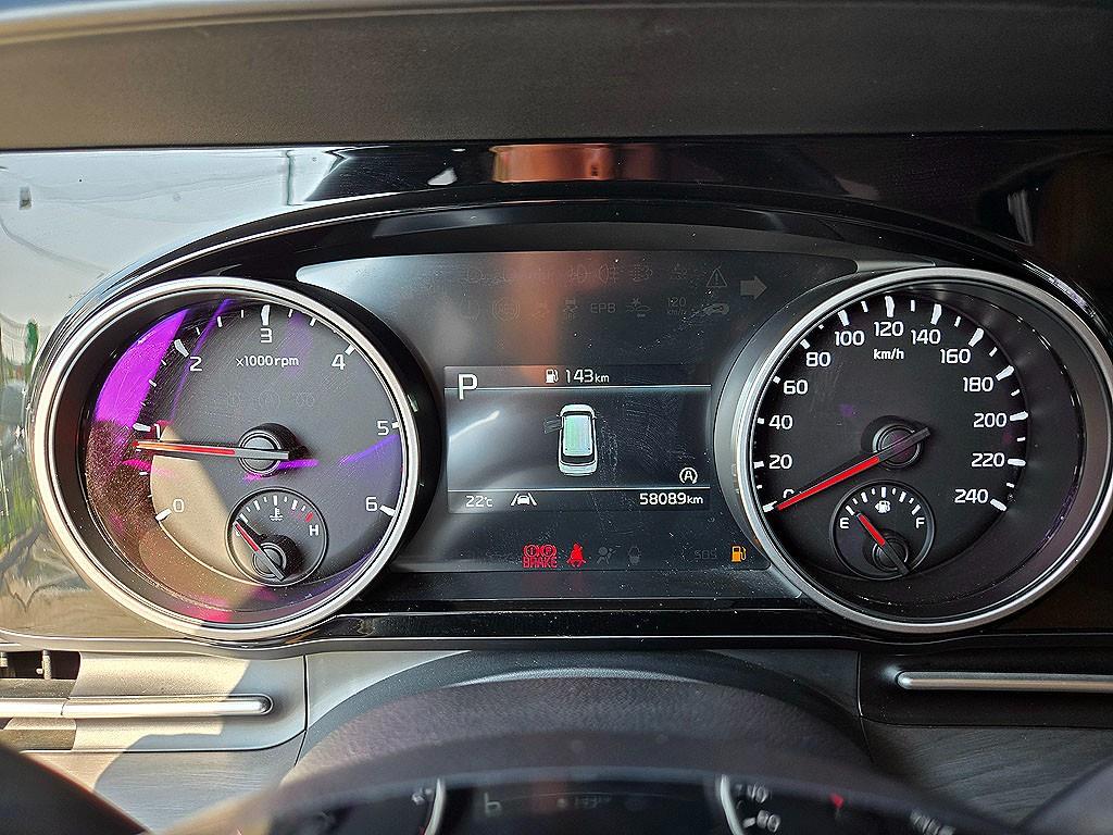 KIA Carnival - Vista 9