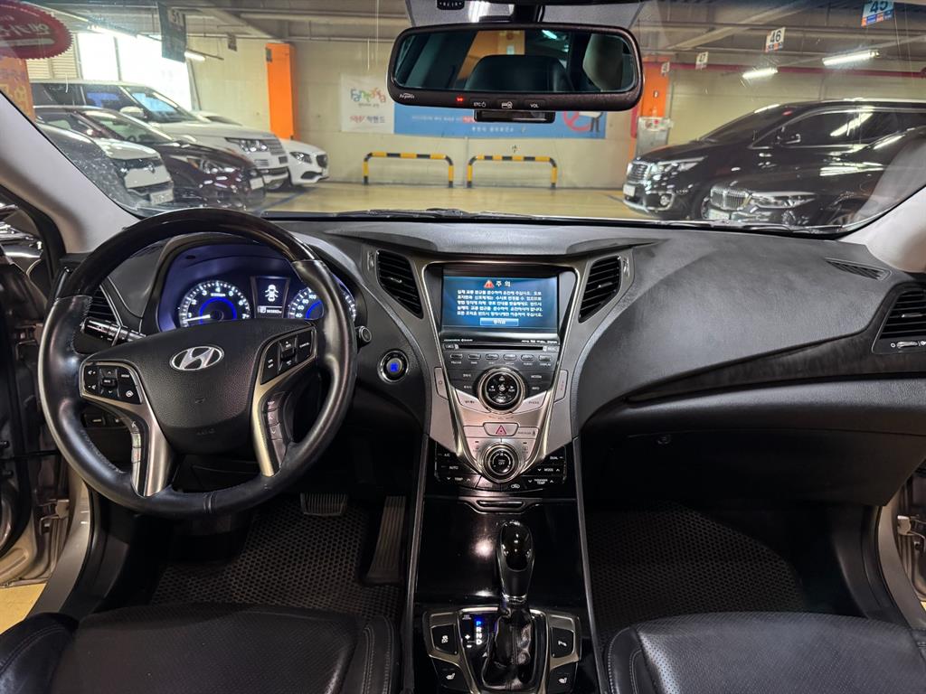 HYUNDAI Grandeur - Vista 8