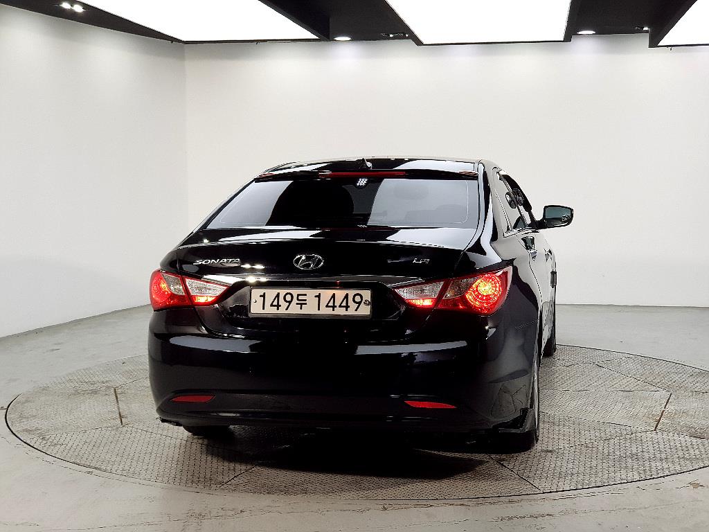 HYUNDAI Sonata - Vista 3
