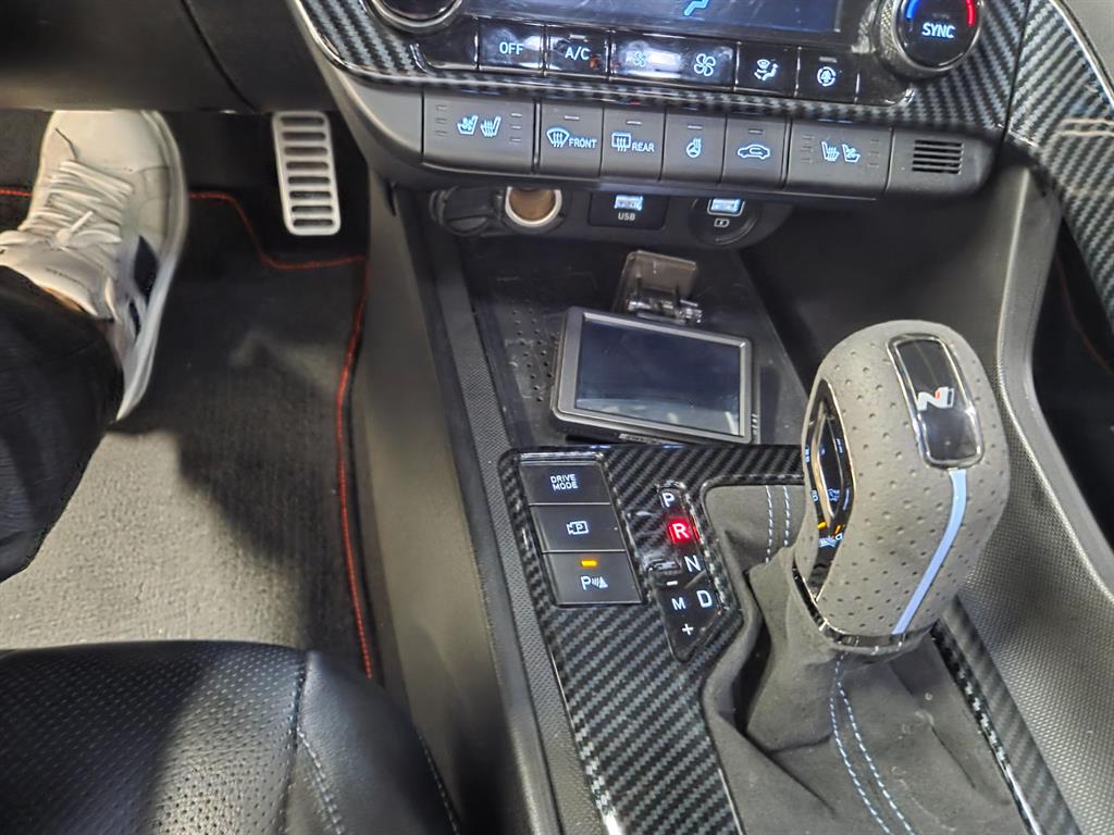 HYUNDAI Avante - Vista 12