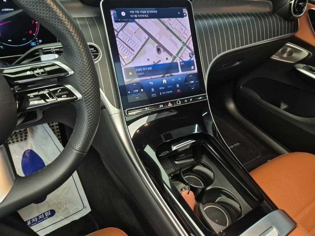 Mercedes Benz GLC Class - Vista 10