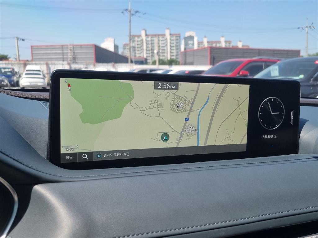 Genesis G80 - Vista 10