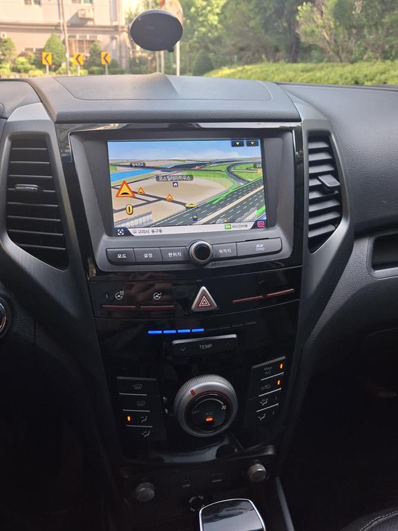 Ssangyong Tivoli - Vista 8