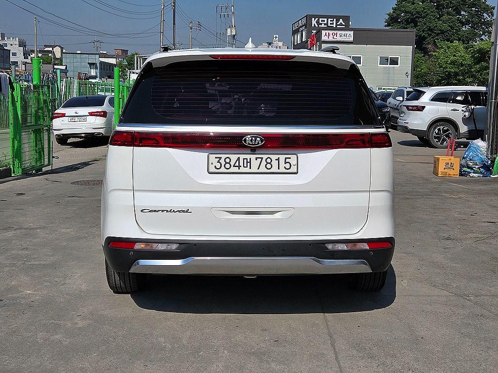 KIA Carnival - Vista 4