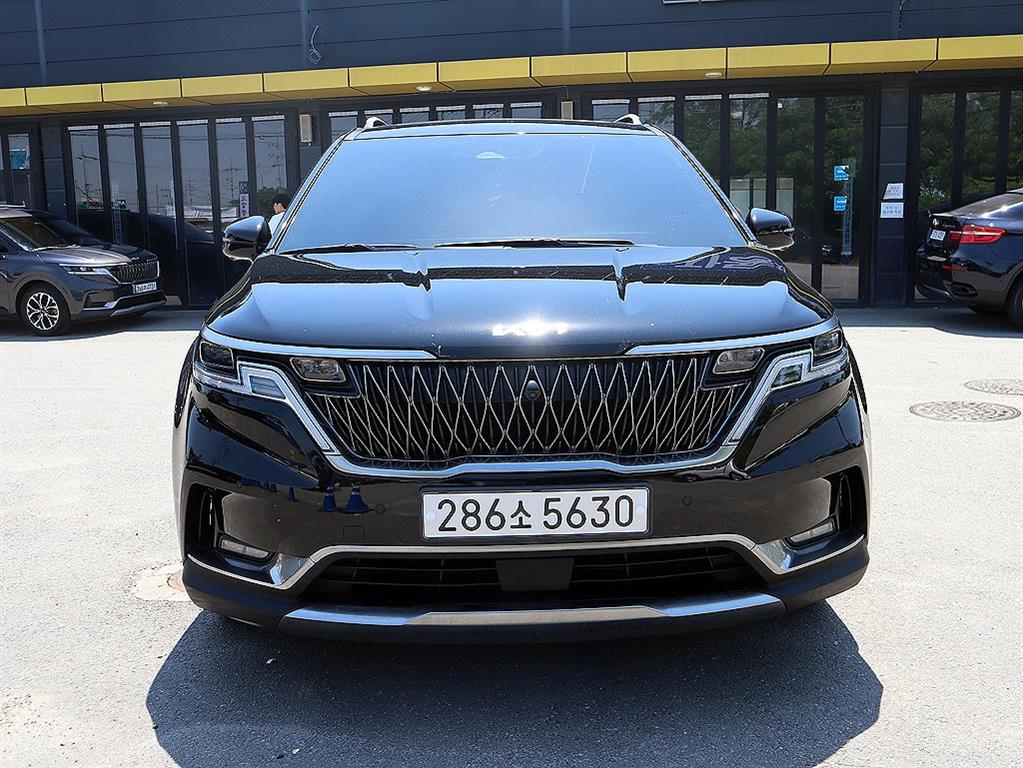 KIA Carnival 2023 Negro - Importación desde Corea - HF Imports Iquique - Foto 1
