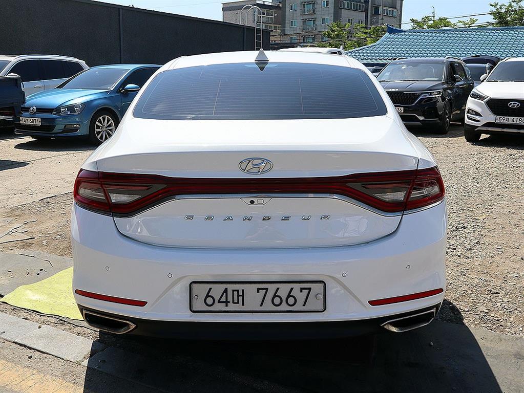 HYUNDAI Grandeur - Vista 5