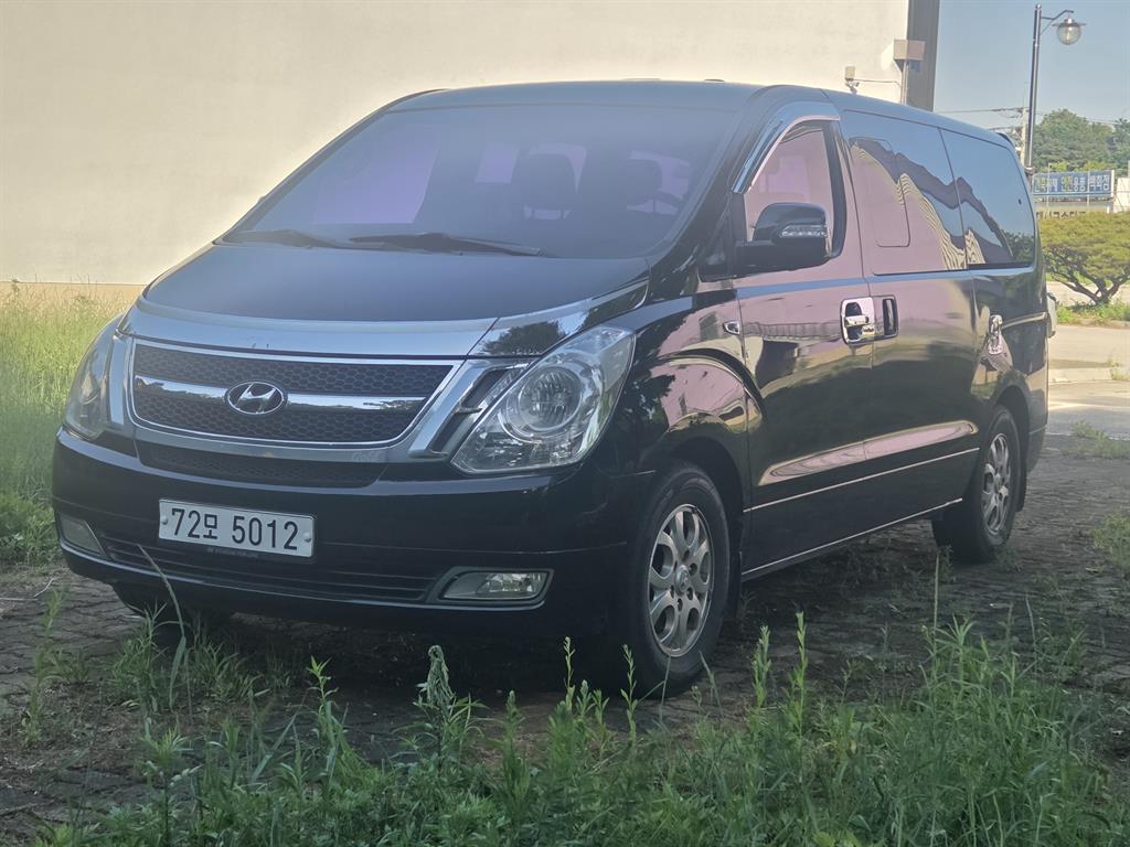 HYUNDAI Starex - Vista 3