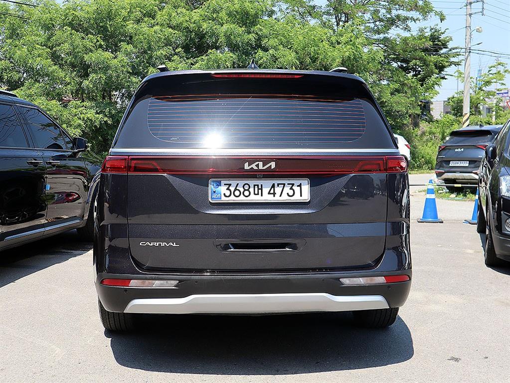 KIA Carnival - Vista 5