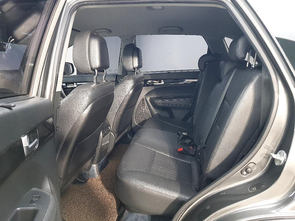 KIA Sorento - Vista 9
