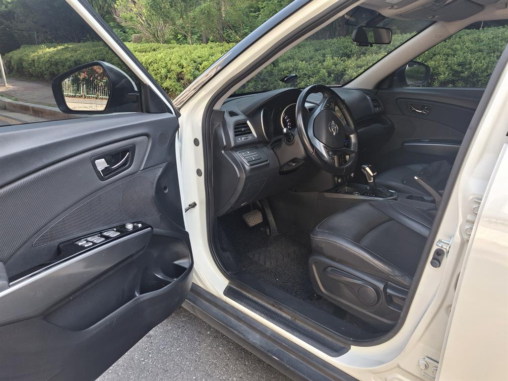 Ssangyong Tivoli - Vista 11