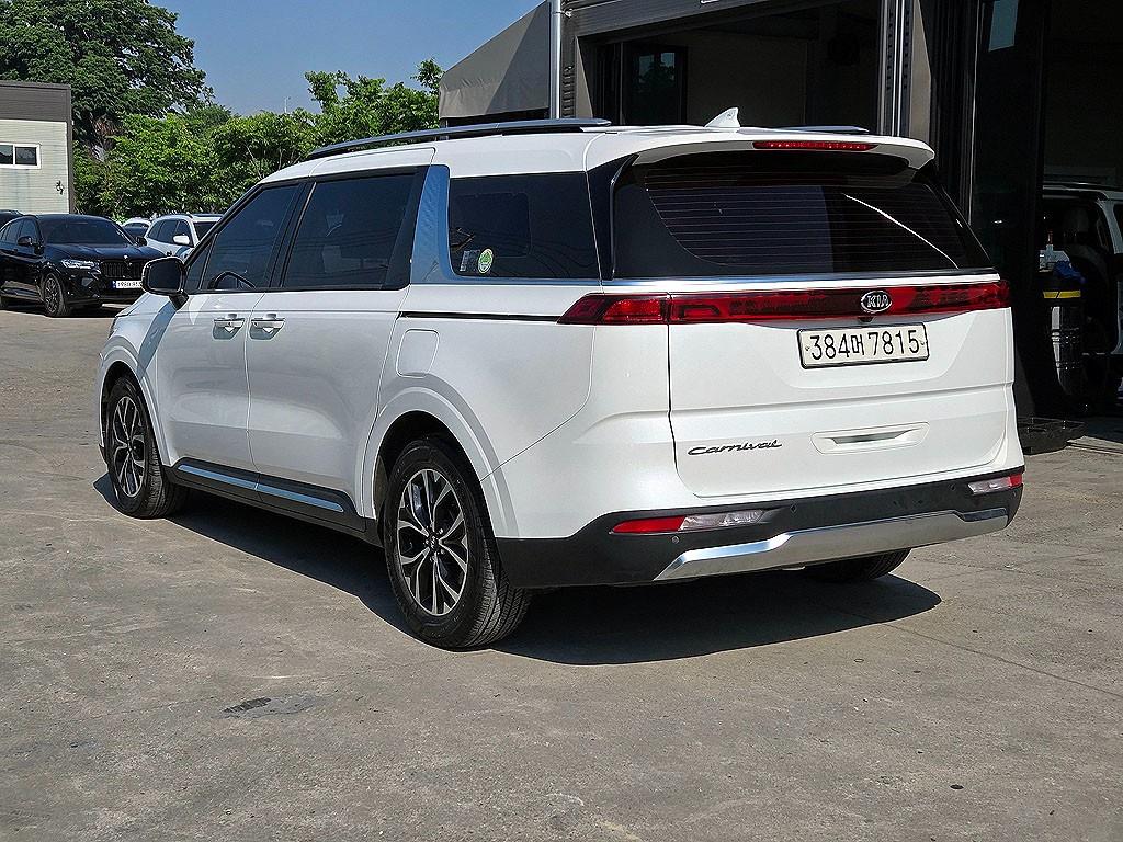 KIA Carnival - Vista 3