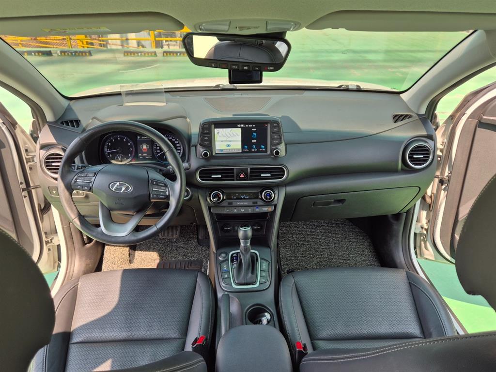 HYUNDAI Kona - Vista 5