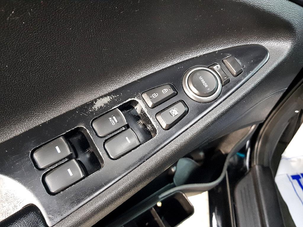 HYUNDAI Sonata - Vista 11