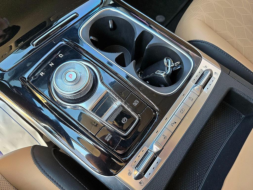 KIA Carnival - Vista 11