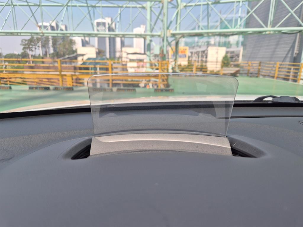 HYUNDAI Kona - Vista 10
