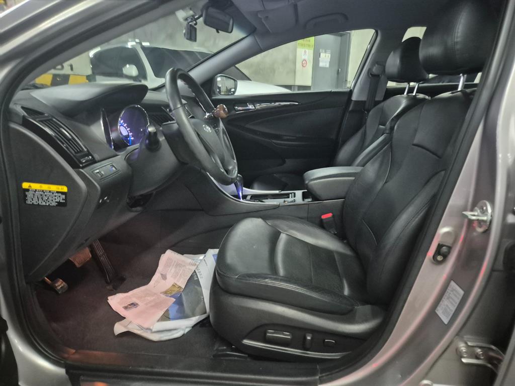 HYUNDAI Sonata - Vista 8