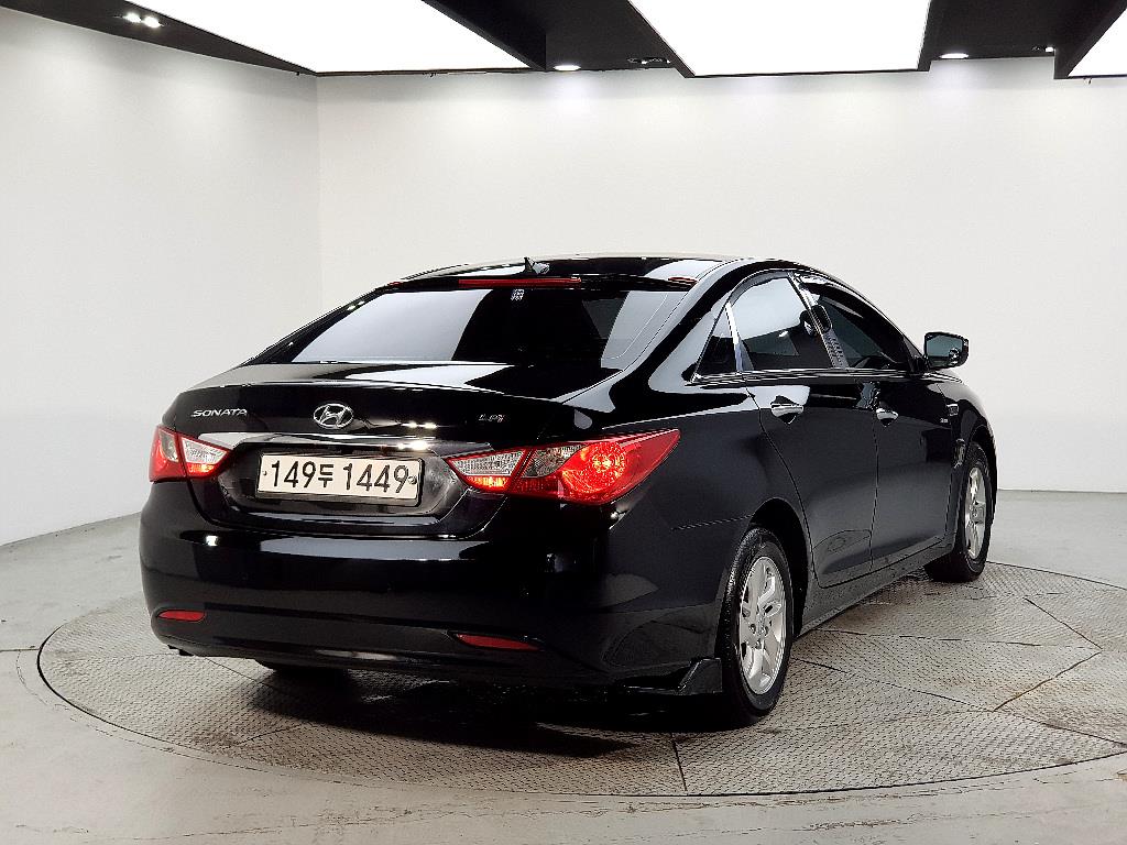 HYUNDAI Sonata - Vista 4
