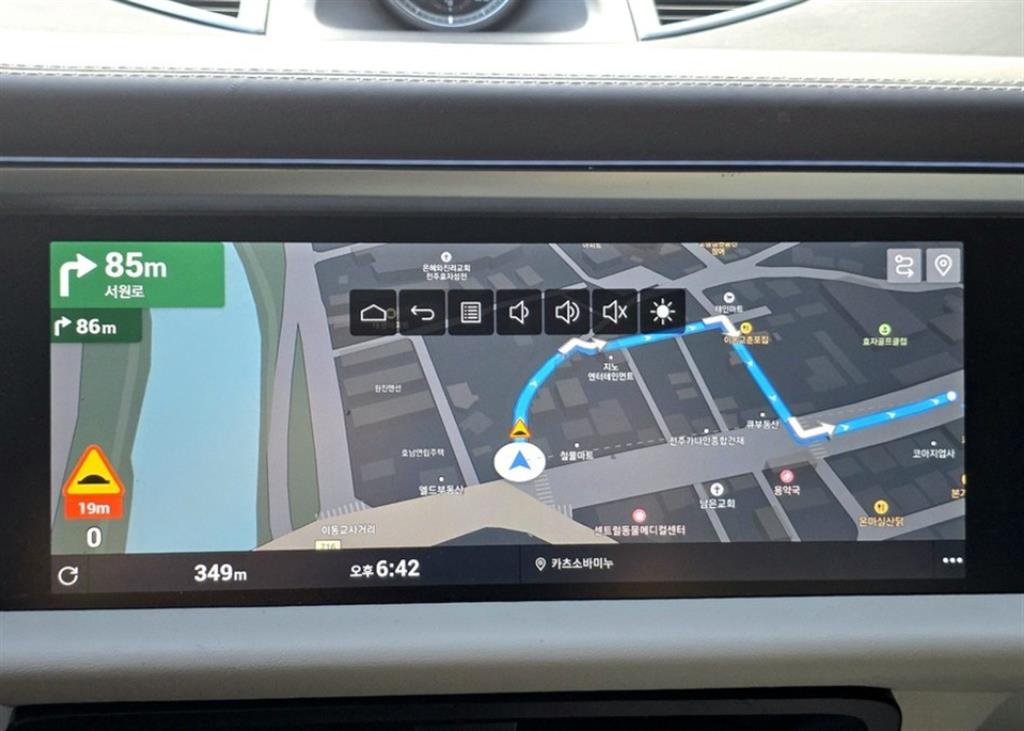Porsche Macan - Vista 10