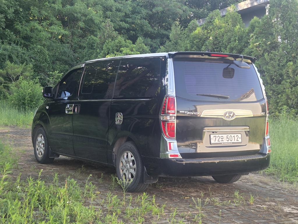 HYUNDAI Starex - Vista 5