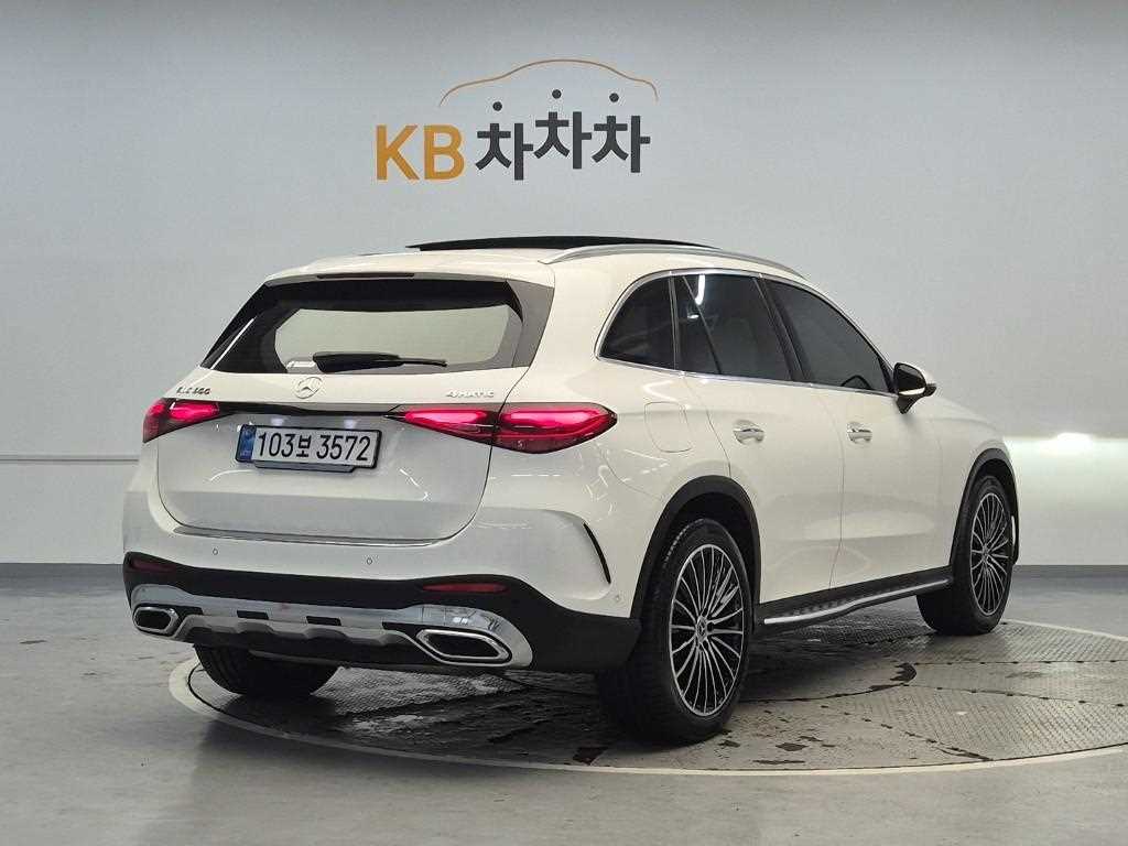 Mercedes Benz GLC Class - Vista 3
