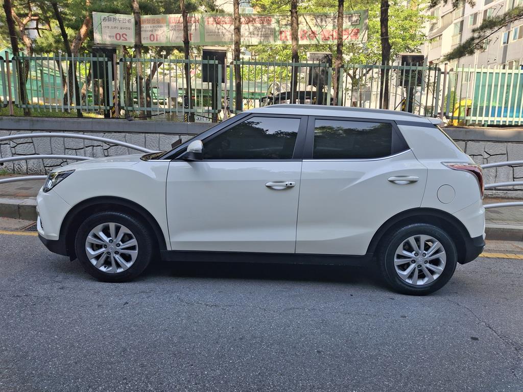 Ssangyong Tivoli - Vista 4