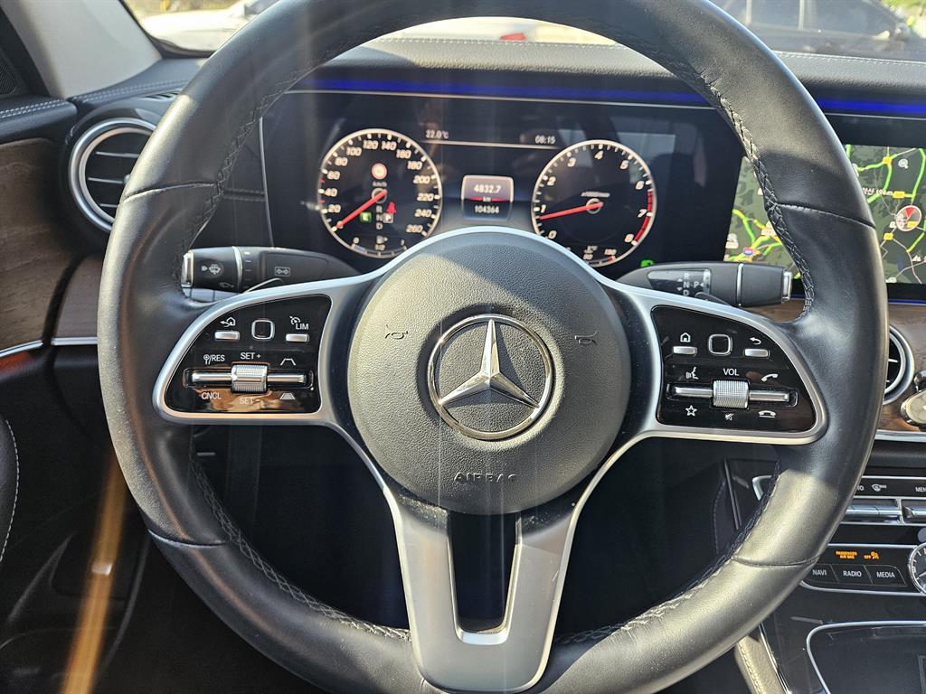 Mercedes Benz E class - Vista 12