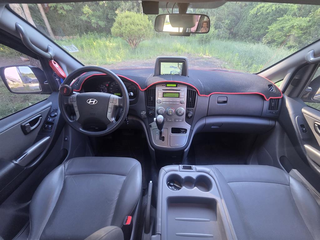 HYUNDAI Starex - Vista 10