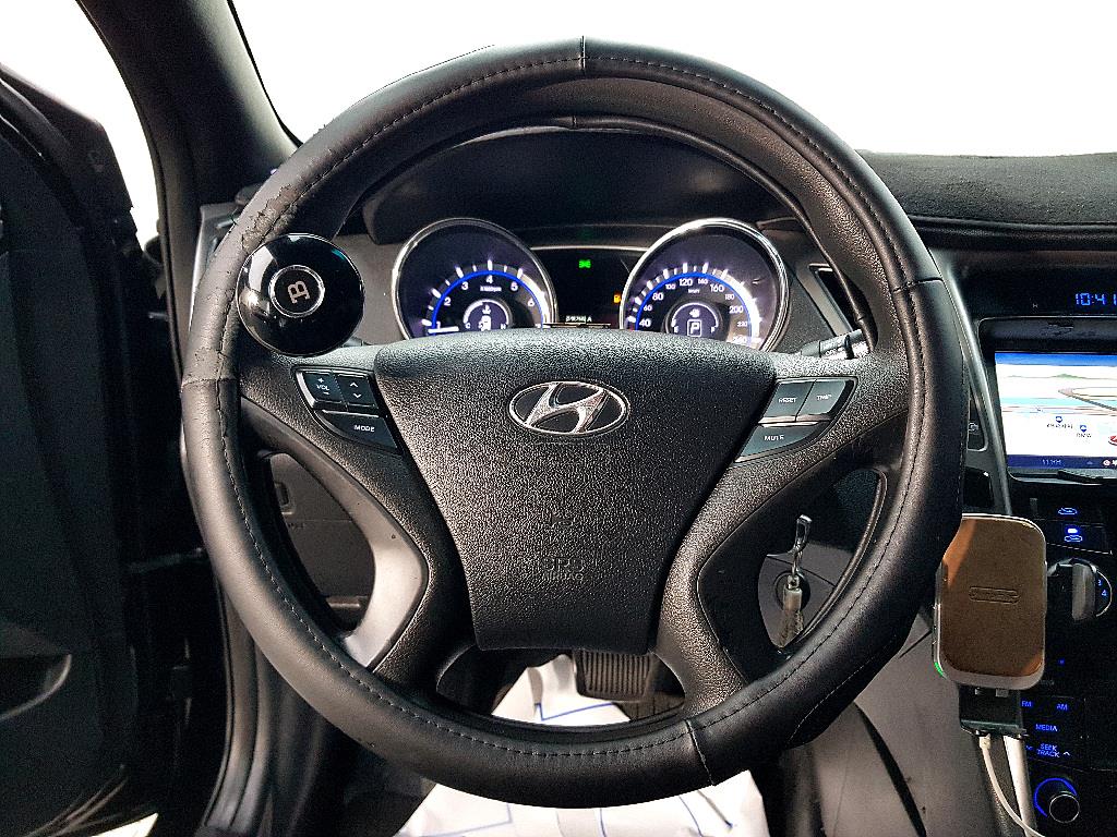 HYUNDAI Sonata - Vista 12