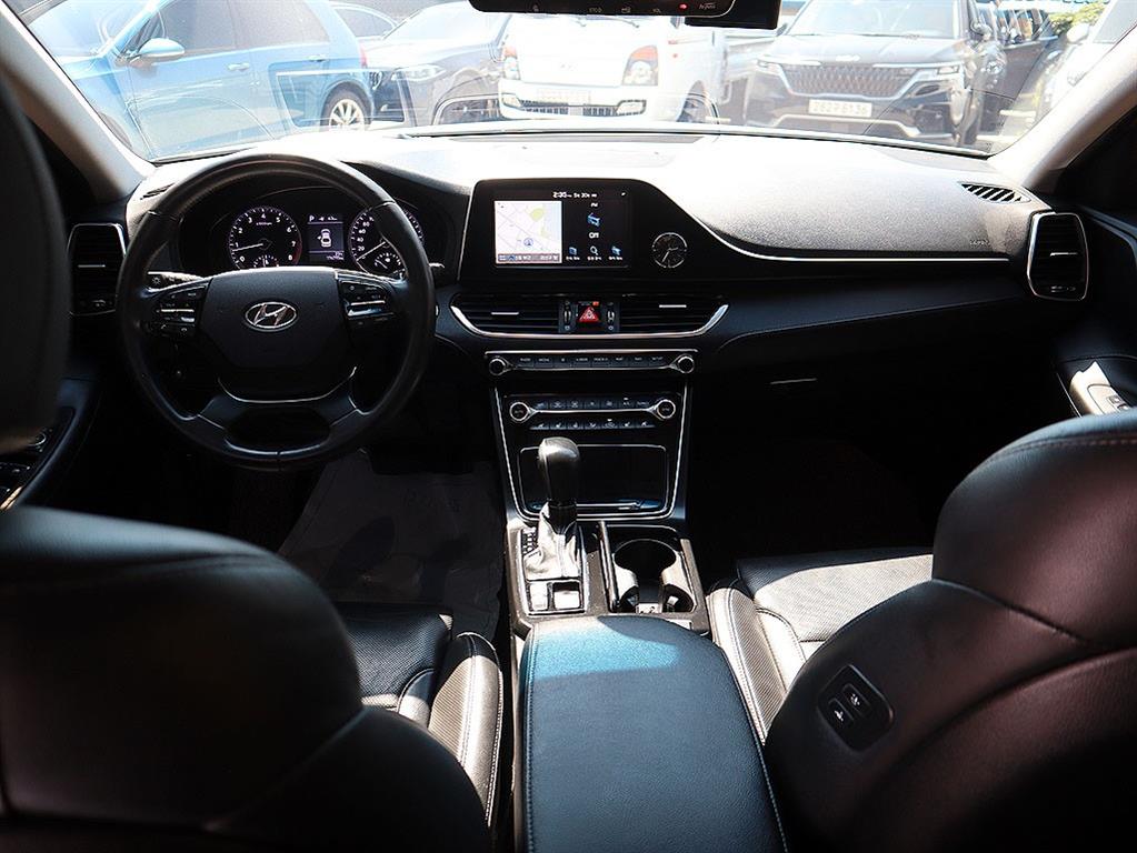 HYUNDAI Grandeur - Vista 9