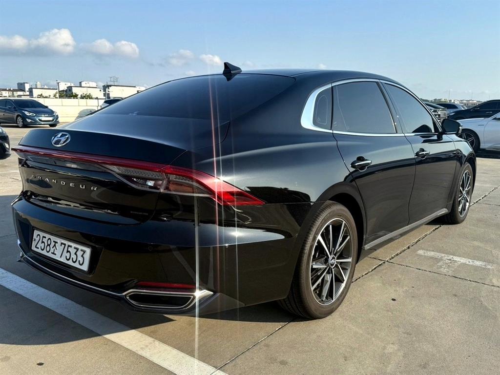 HYUNDAI Grandeur - Vista 4