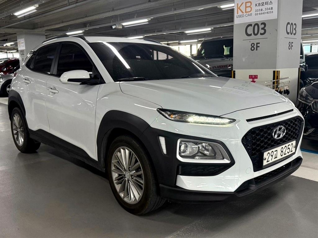 HYUNDAI Kona - Vista 5