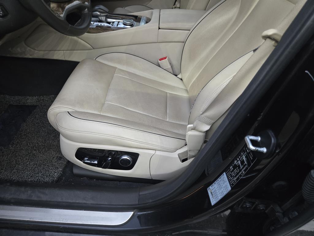KIA K9 - Vista 4