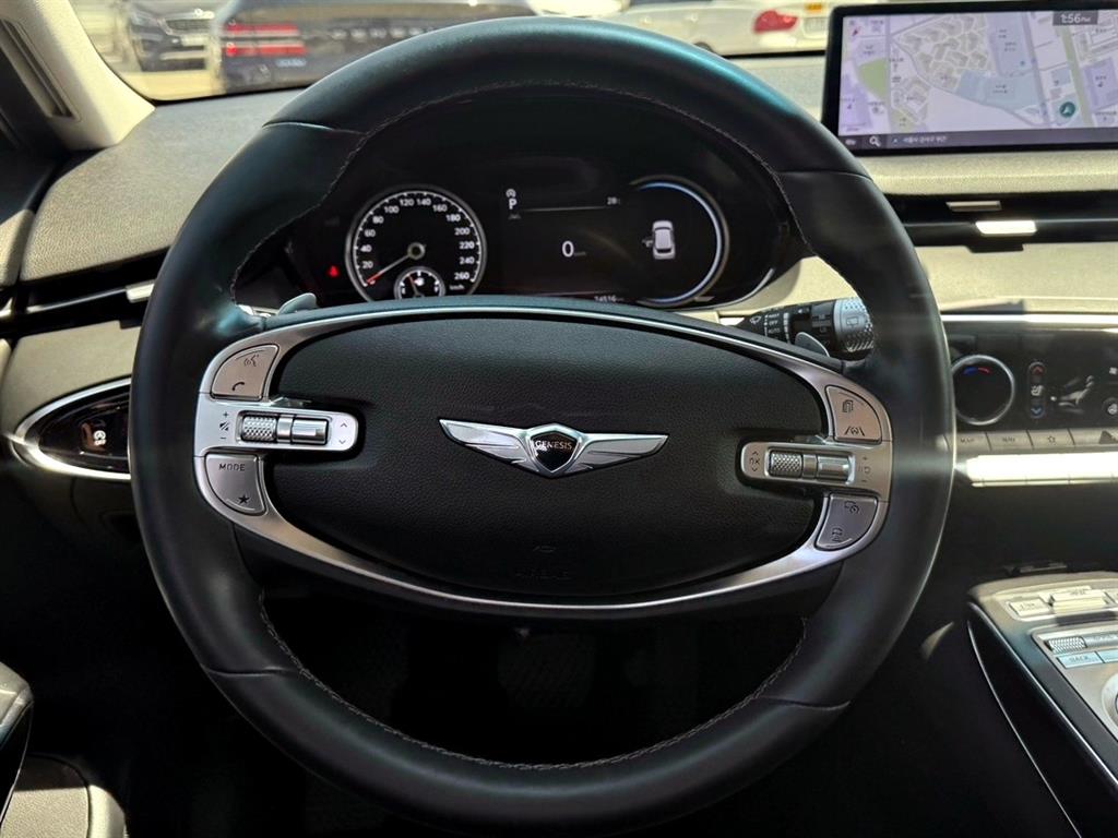 Genesis GV70 - Vista 9