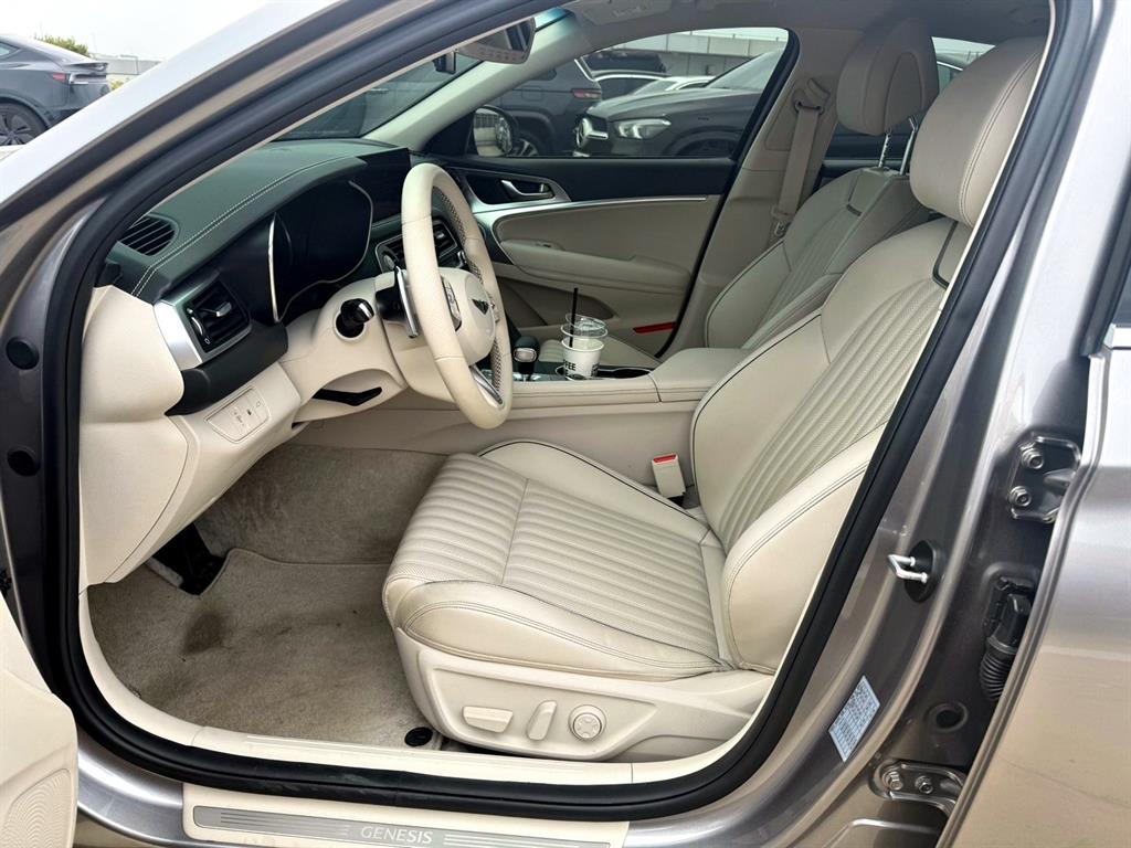 Genesis G70 - Vista 7