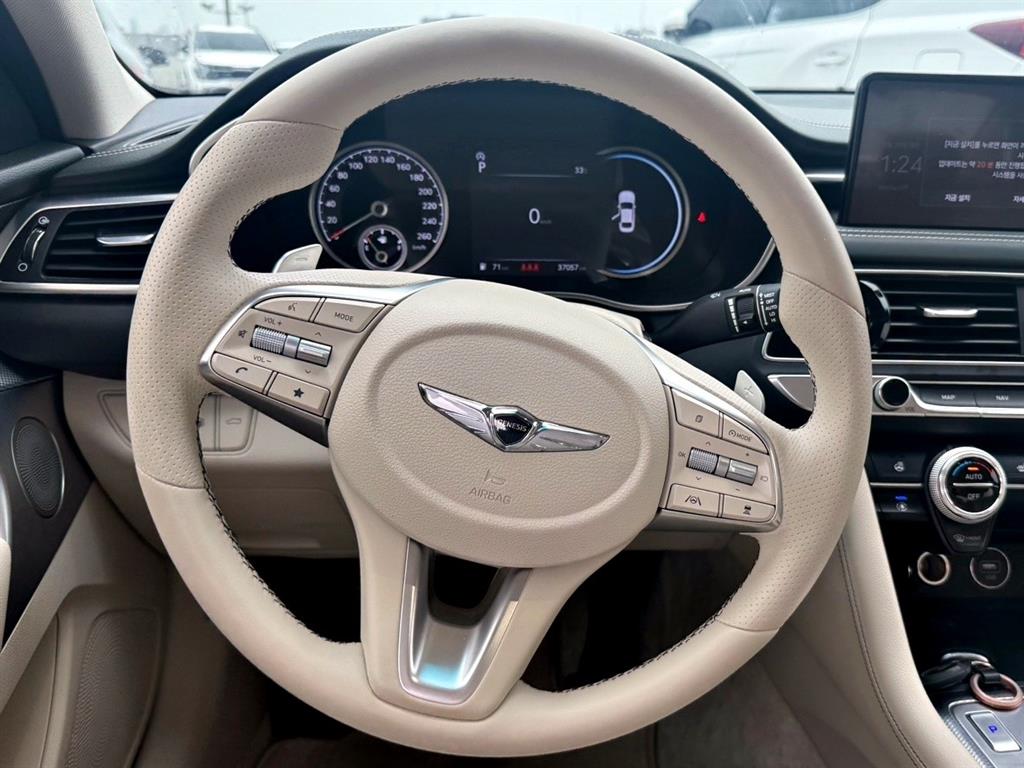 Genesis G70 - Vista 9