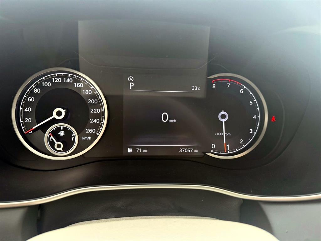 Genesis G70 - Vista 10