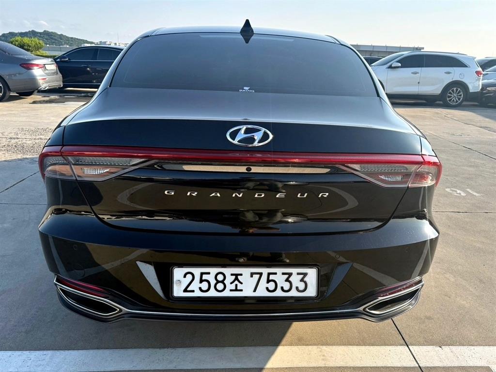 HYUNDAI Grandeur - Vista 3