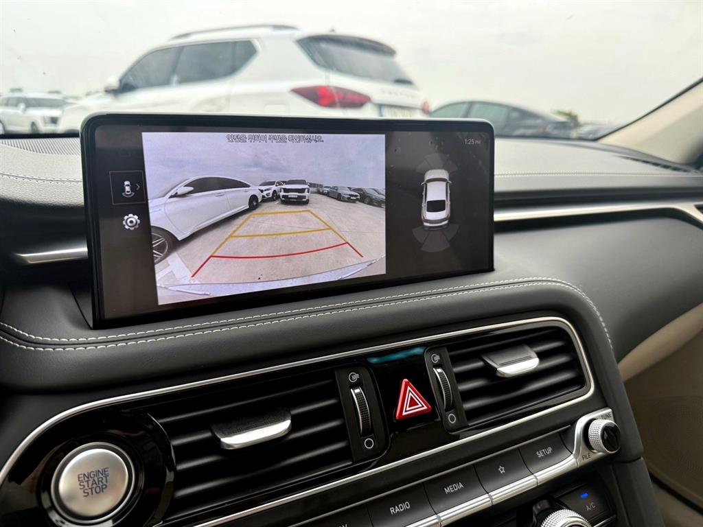 Genesis G70 - Vista 12