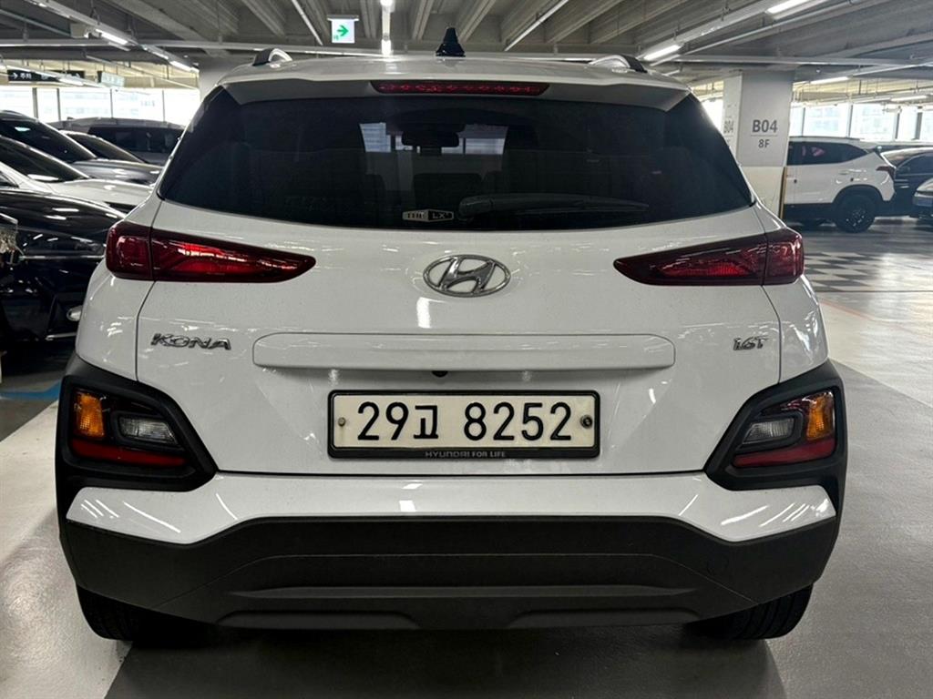HYUNDAI Kona - Vista 3