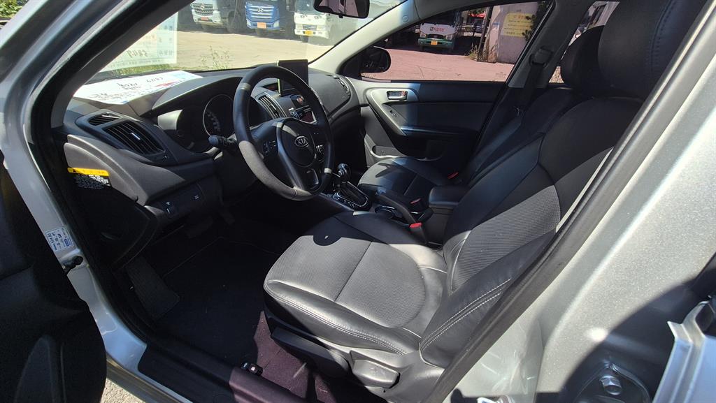 KIA Forte - Vista 12
