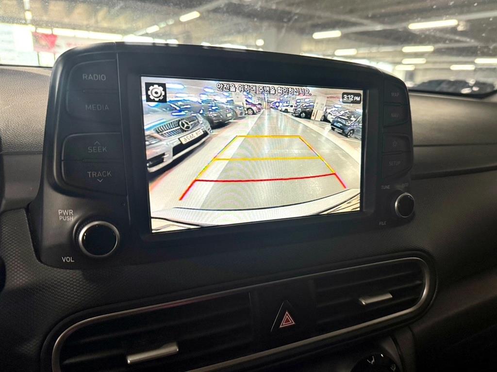 HYUNDAI Kona - Vista 12