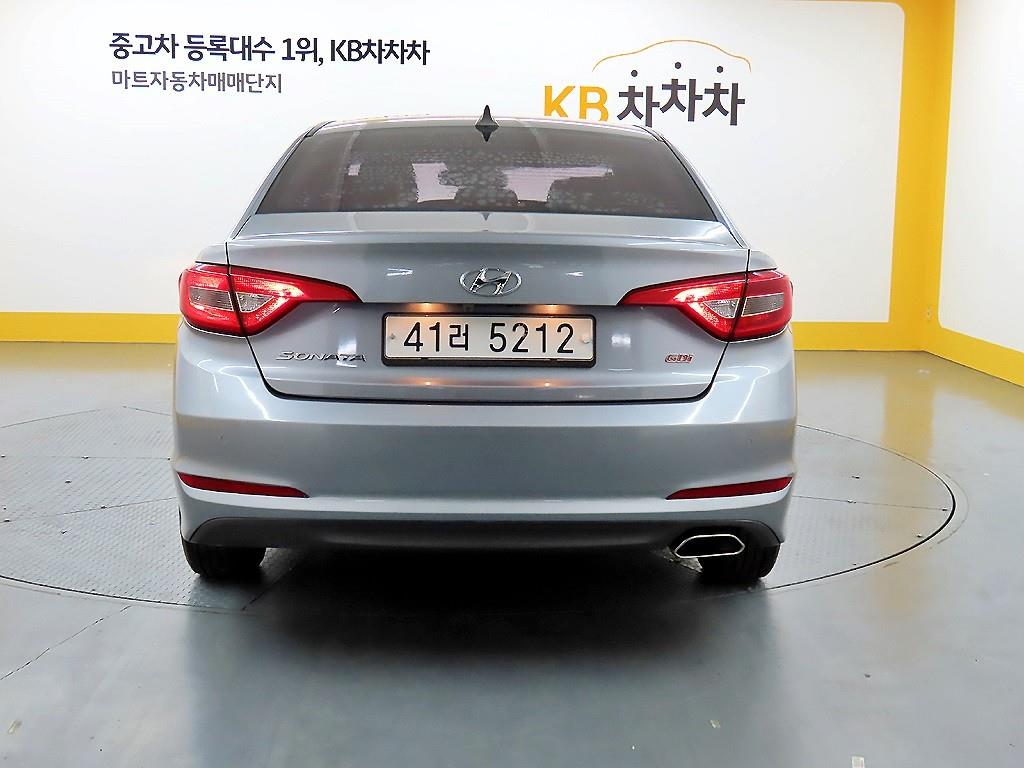 HYUNDAI Sonata - Vista 3