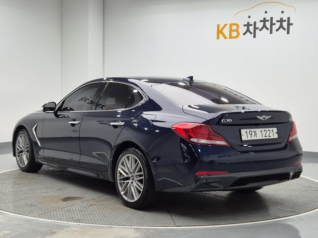Genesis G70 - Vista 2