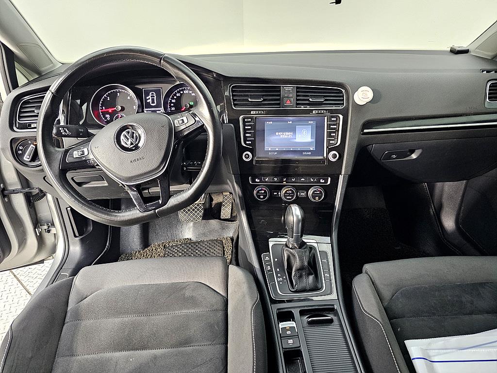 Volkswagen Golf - Vista 5
